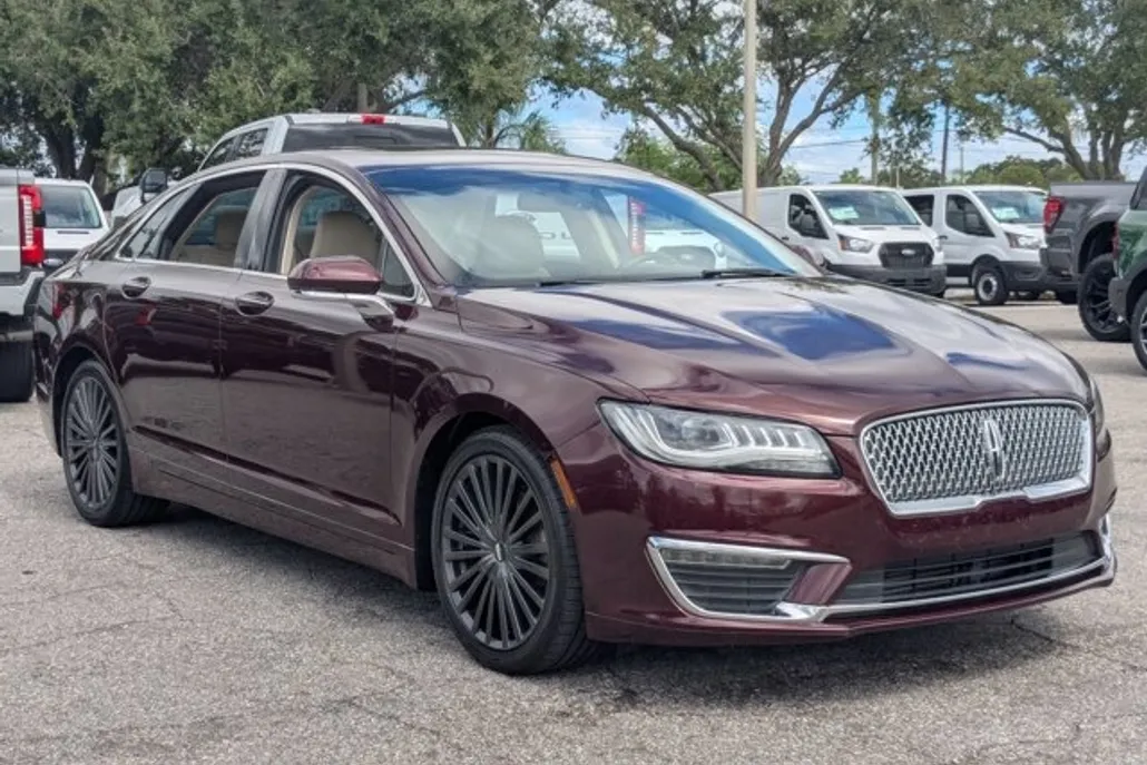2017 Lincoln MKZ Reserve photo 1