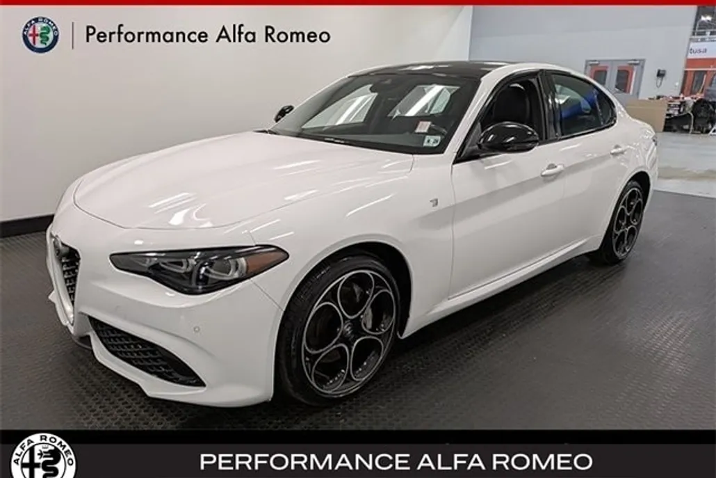 2024 Alfa Romeo Giulia Ti photo 1