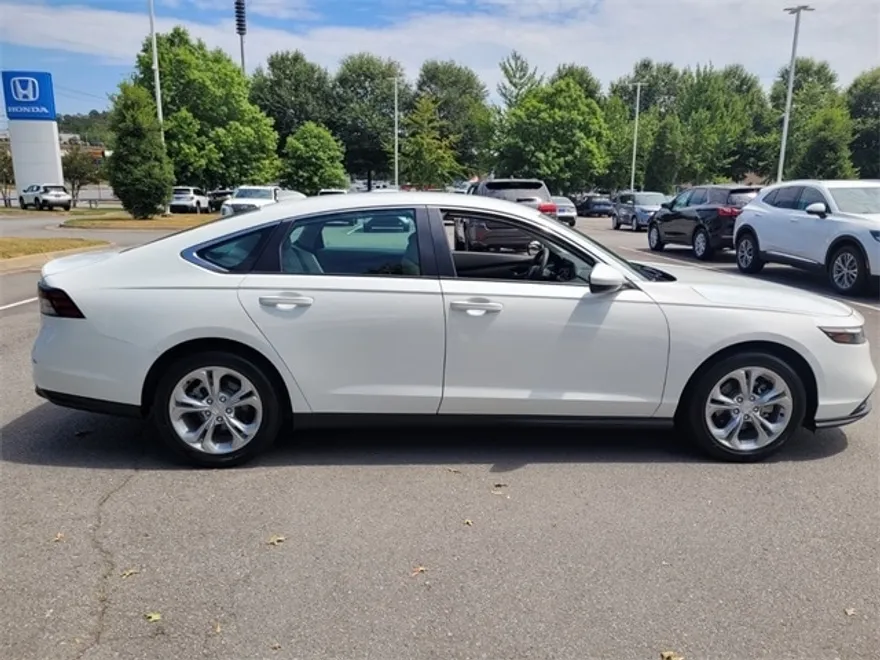2024 Honda Accord LX photo 1