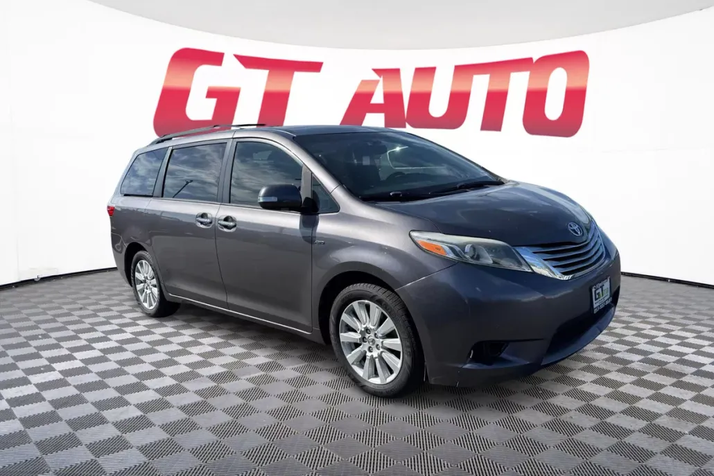 2017 Toyota Sienna Limited Premium photo 1