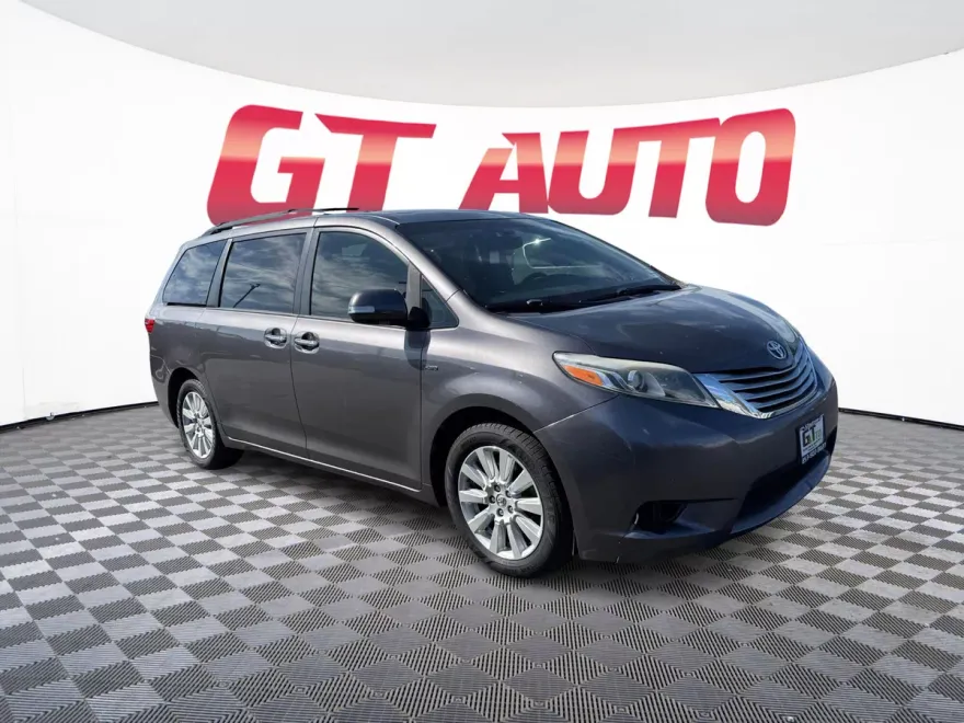 2017 Toyota Sienna Limited Premium photo 1