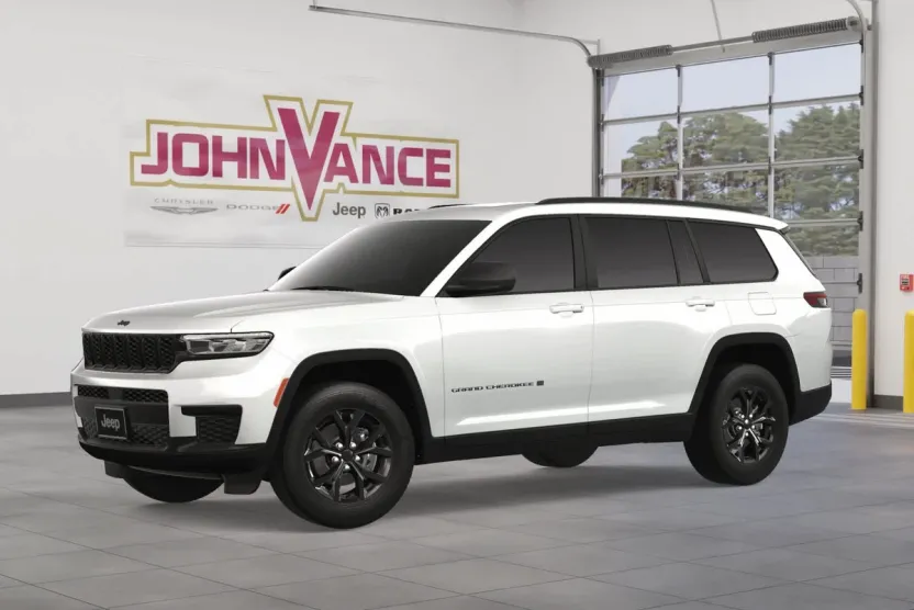2025 Jeep Grand Cherokee Laredo Altitude photo 1