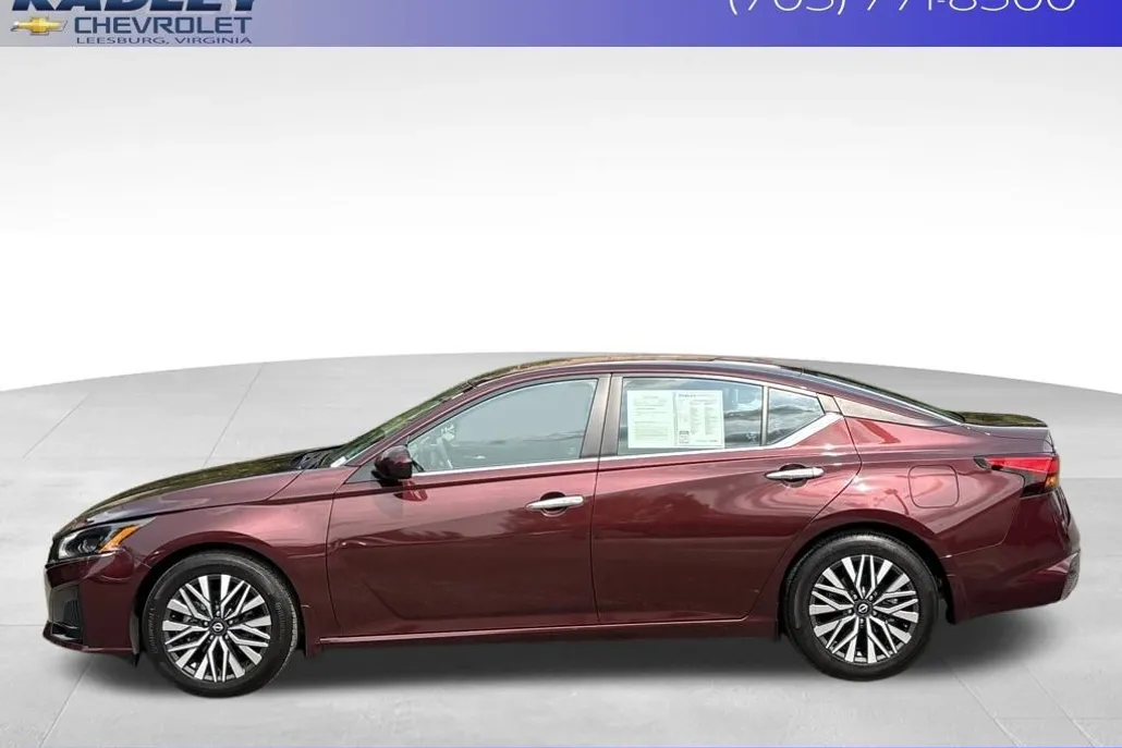 2024 Nissan Altima 2.5 SV photo 1