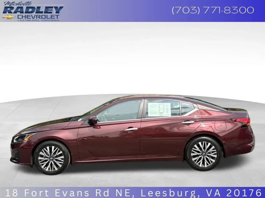 2024 Nissan Altima 2.5 SV photo 1