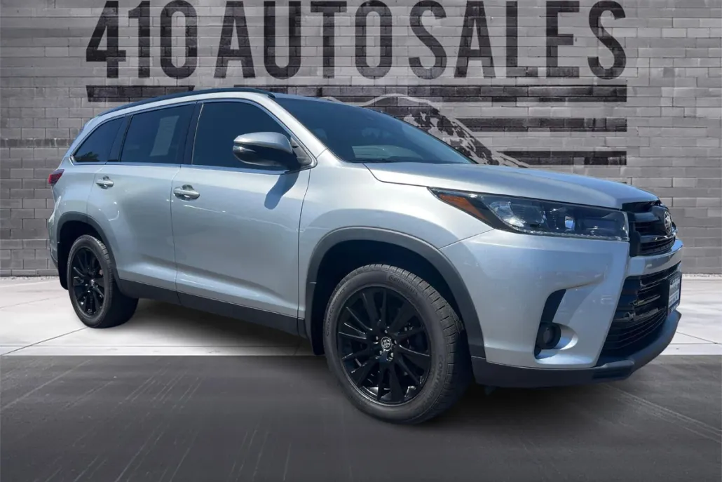 2019 Toyota Highlander SE photo 1