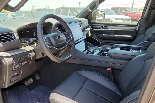 2024 Jeep Wagoneer Series III photo 2