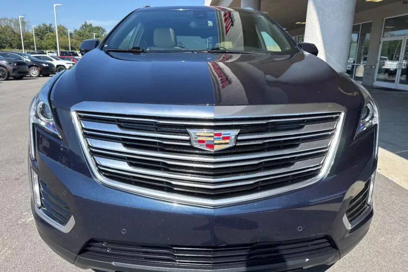 2017 Cadillac XT5 Luxury photo 1
