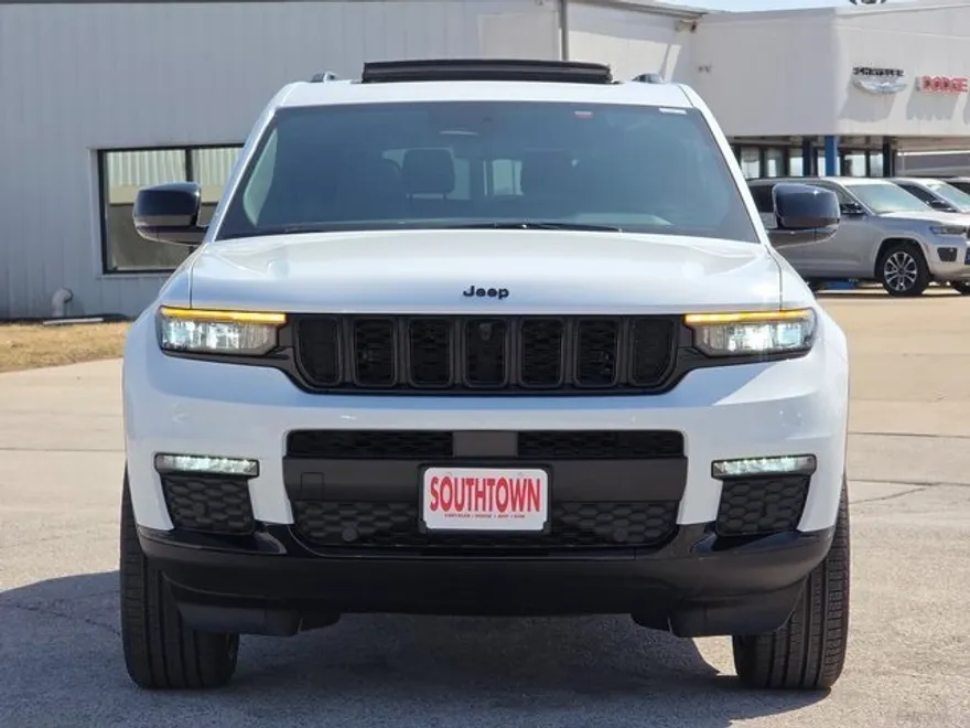 2025 Jeep Grand Cherokee Limited photo 1