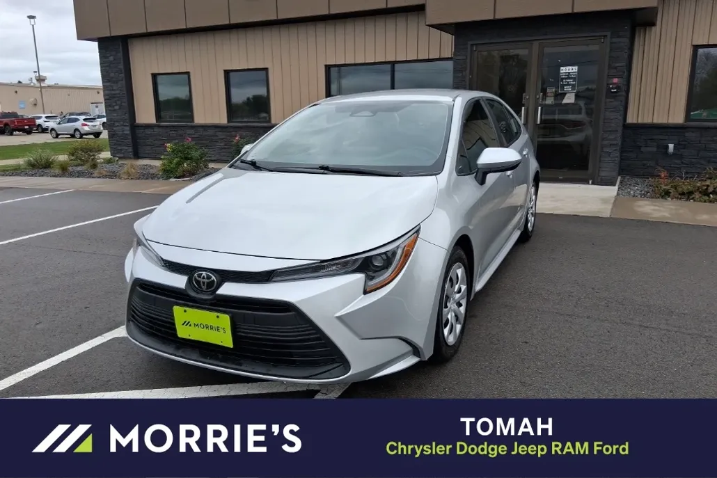 2024 Toyota Corolla LE photo 1
