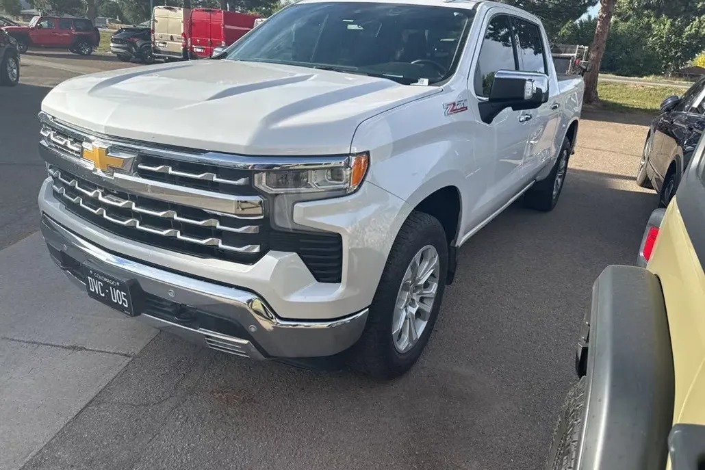 2022 Chevrolet Silverado 1500 LTZ photo 1