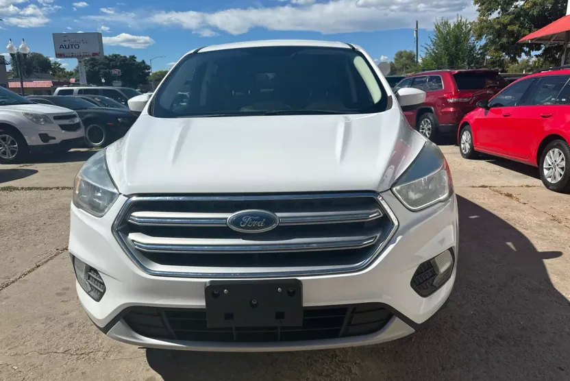 2017 Ford Escape SE photo 1