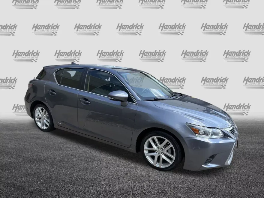 2015 Lexus CT 200h photo 1