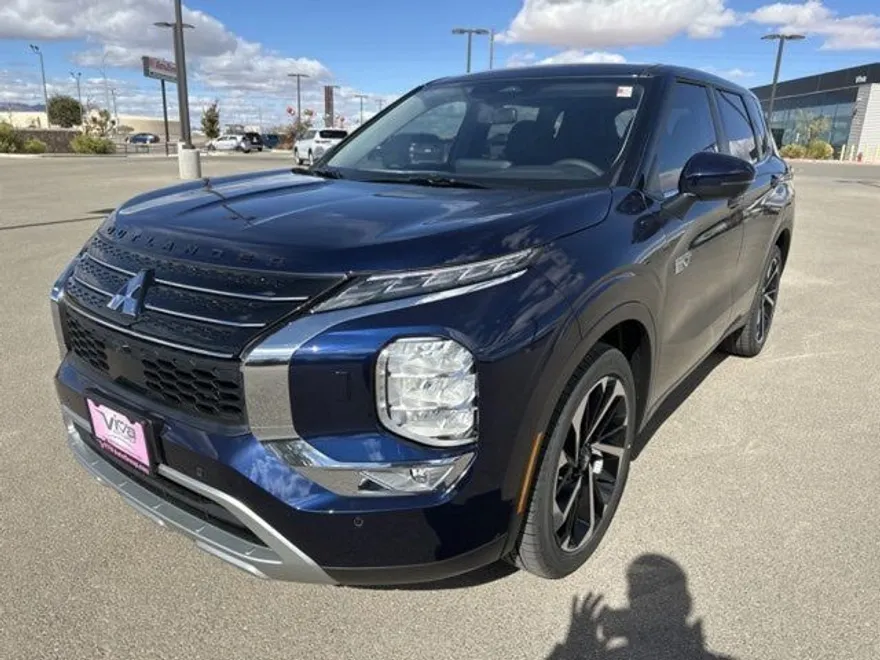 2024 Mitsubishi Outlander PHEV SE photo 1