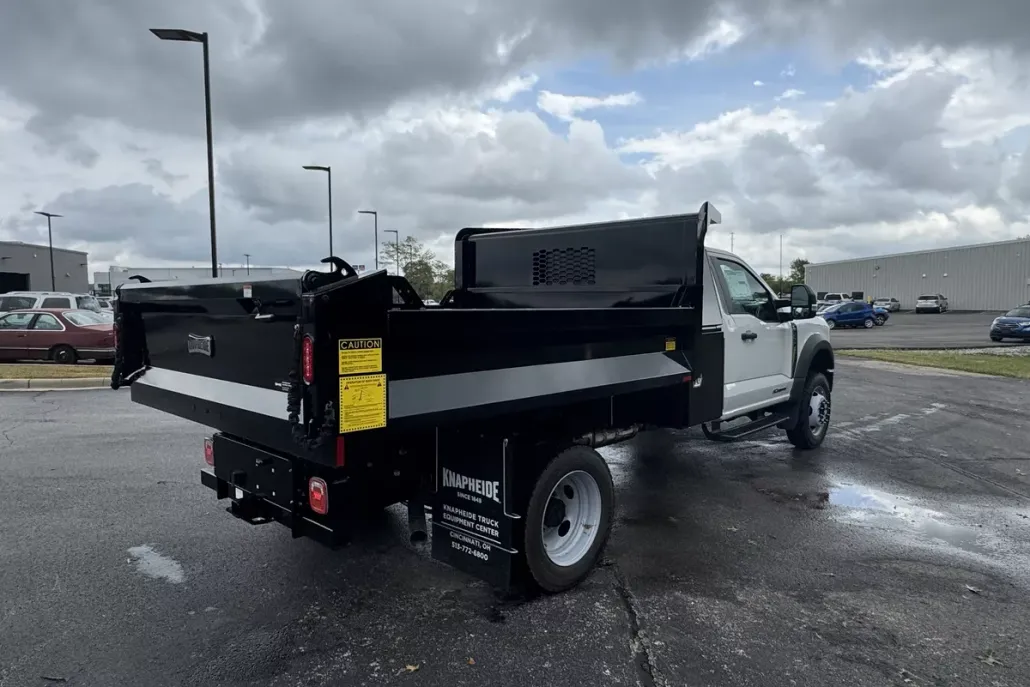 2025 Ford F-450 photo 1