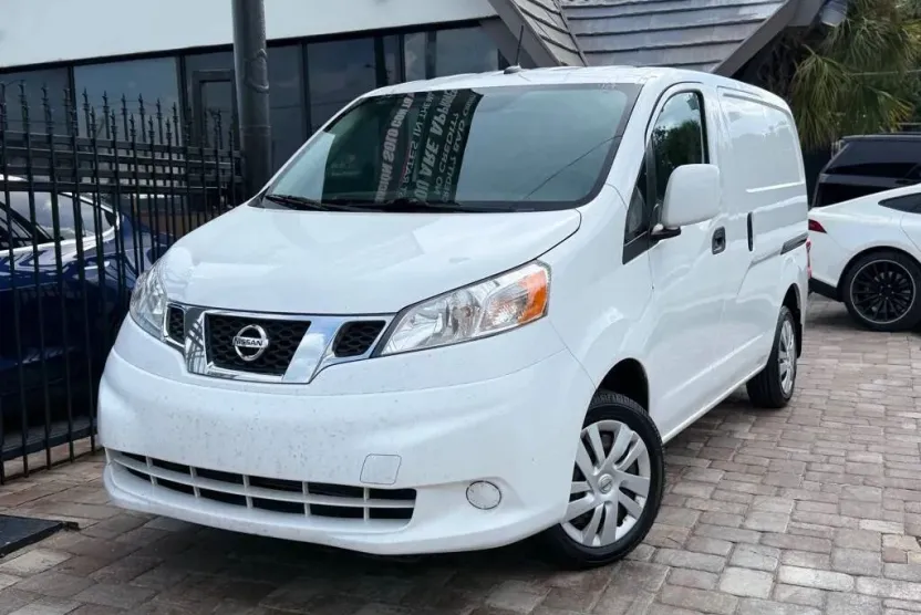 2020 Nissan NV200 SV photo 1