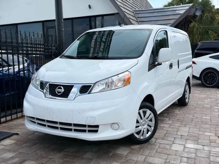 2020 Nissan NV200 SV photo 1