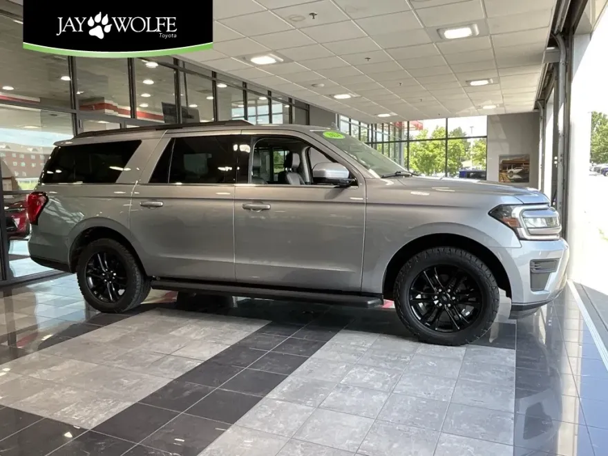2024 Ford Expedition MAX XLT photo 1