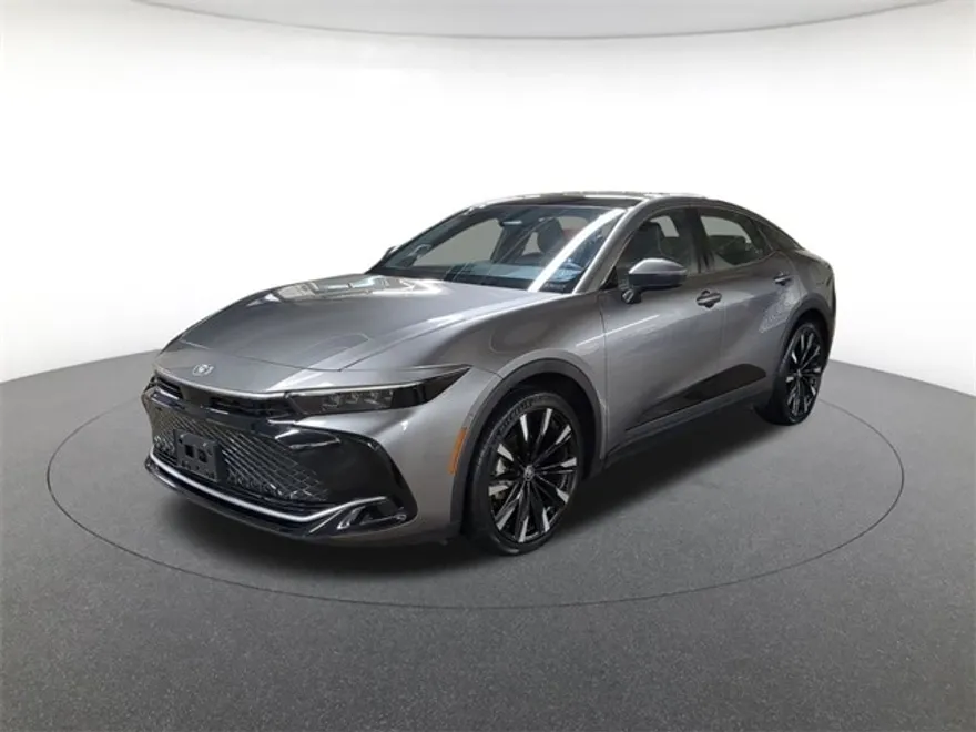 2024 Toyota Crown Platinum photo 1