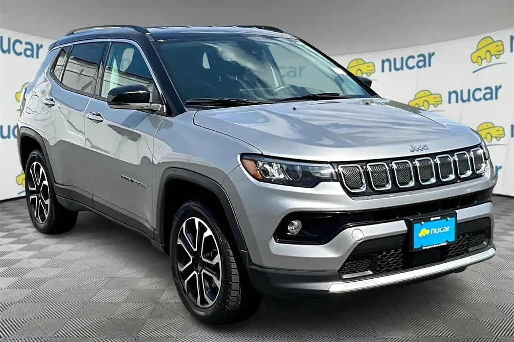 2022 Jeep Compass Latitude photo 1
