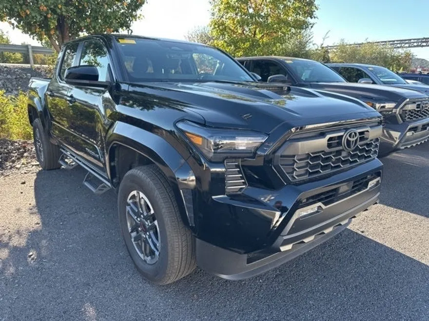 2024 Toyota Tacoma Base photo 1