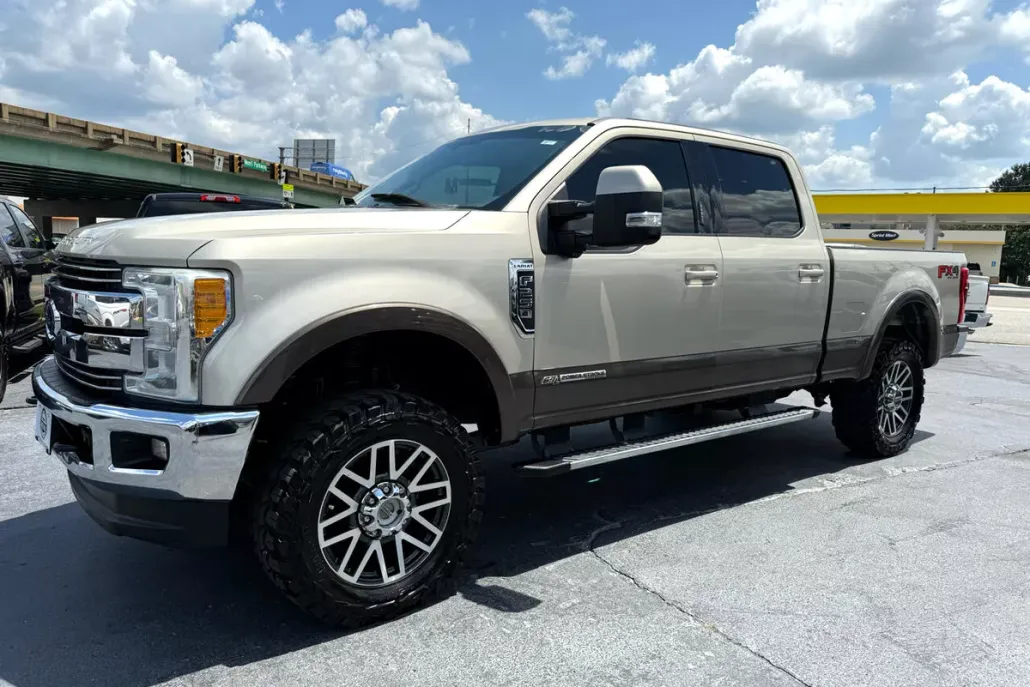 2017 Ford F-250 Lariat photo 1