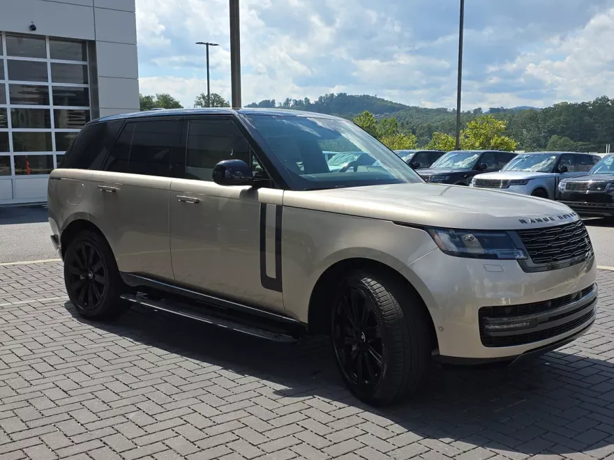 2025 Land Rover Range Rover SE photo 1