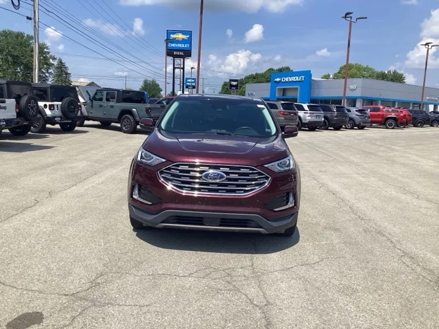 2021 Ford Edge Titanium photo 1