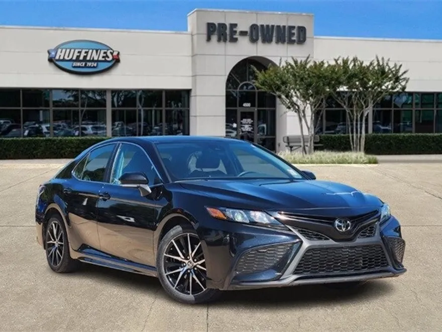 2024 Toyota Camry SE photo 1