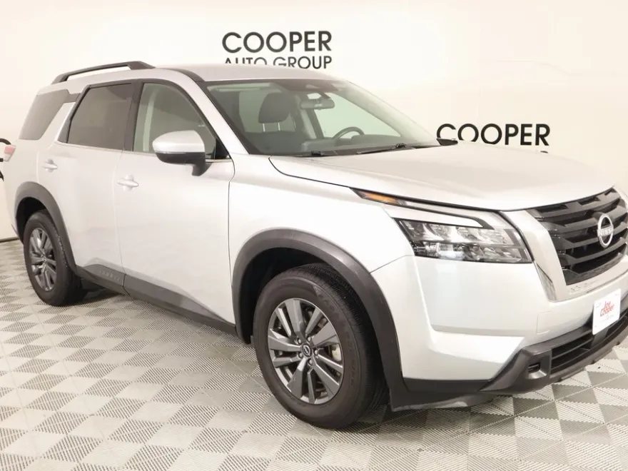 2023 Nissan Pathfinder SV photo 1