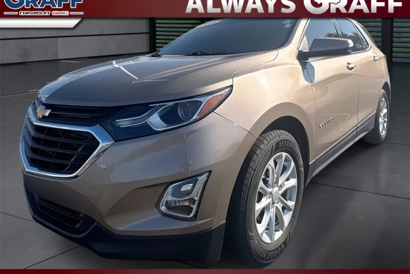 2018 Chevrolet Equinox LT photo 1