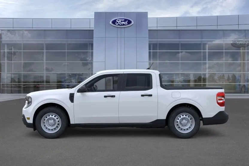2025 Ford Maverick XL photo 1