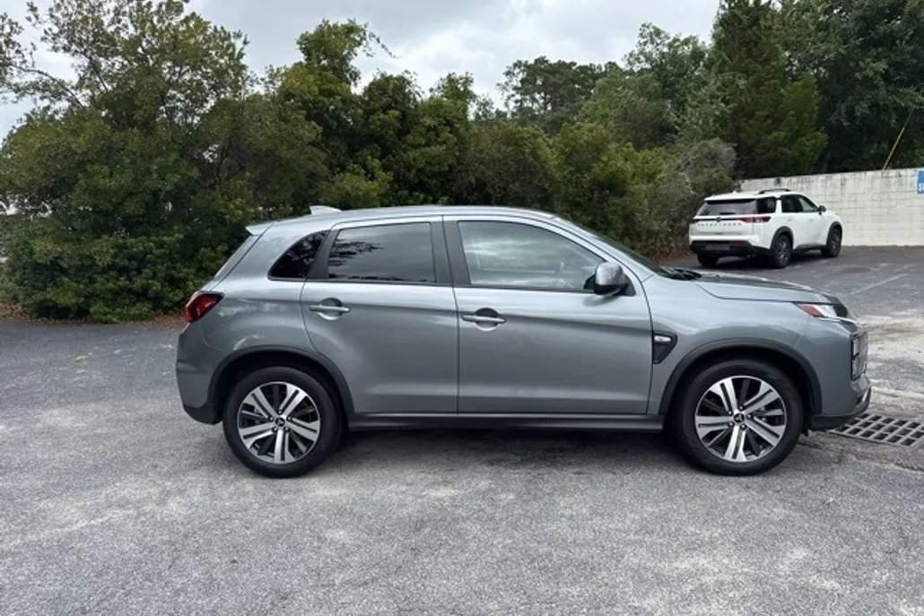 2025 Mitsubishi Outlander Sport ES photo 1