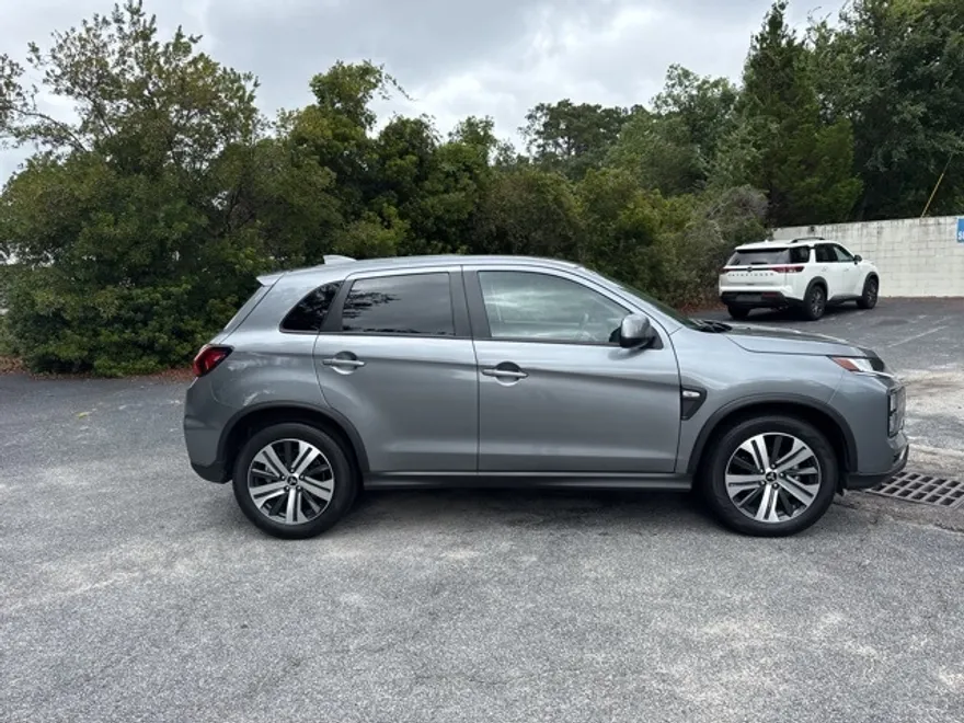 2025 Mitsubishi Outlander Sport ES photo 1