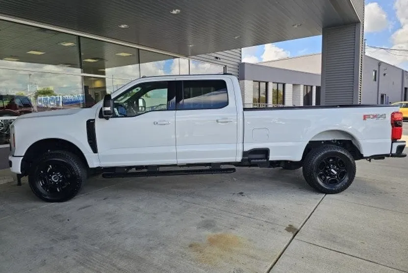 2024 Ford F-350 XLT photo 1