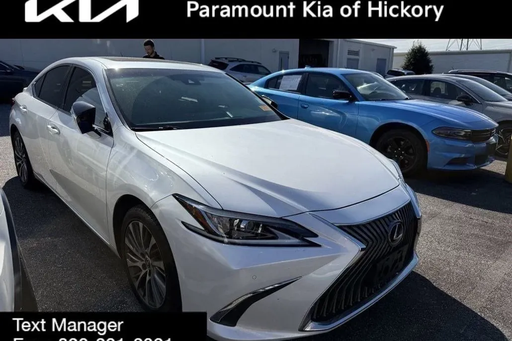 2021 Lexus ES 250 photo 1