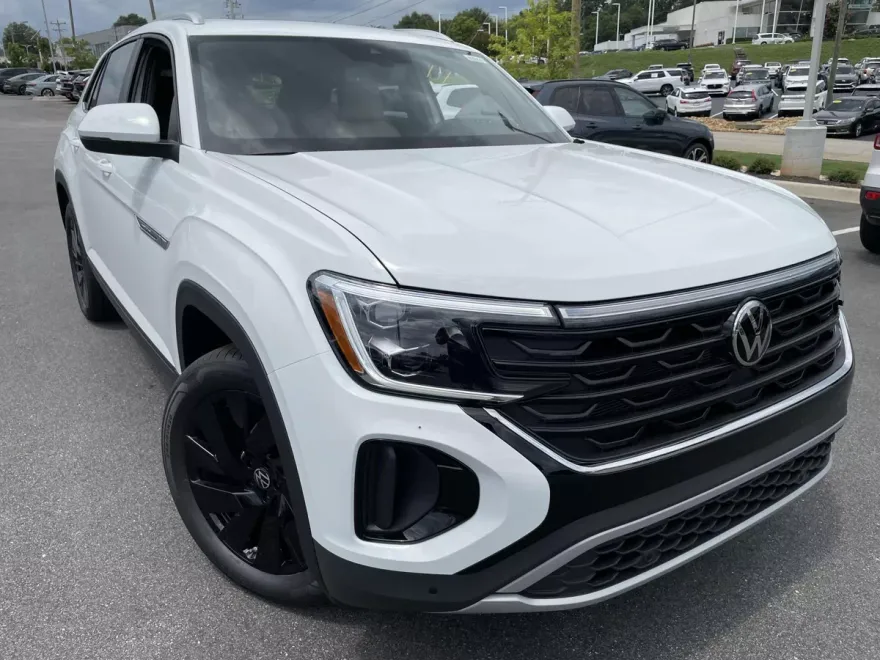 2025 Volkswagen Atlas Cross Sport SE Technology photo 1