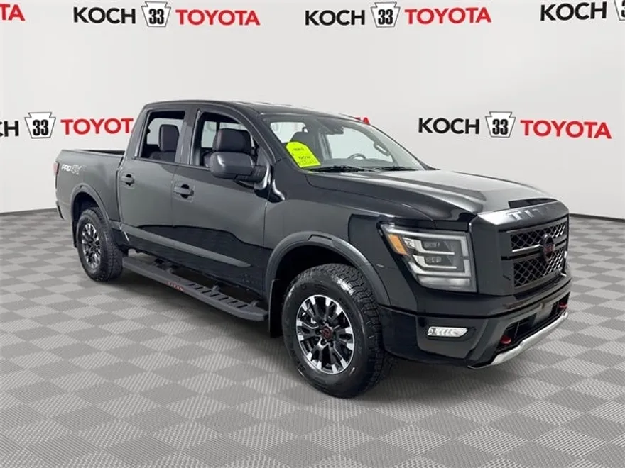 2023 Nissan Titan PRO-4X photo 1