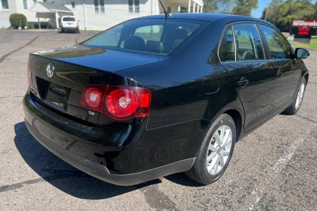 2010 Volkswagen Jetta 2.5 SEL 2.0T Wolfsburg Edition TDI photo 1