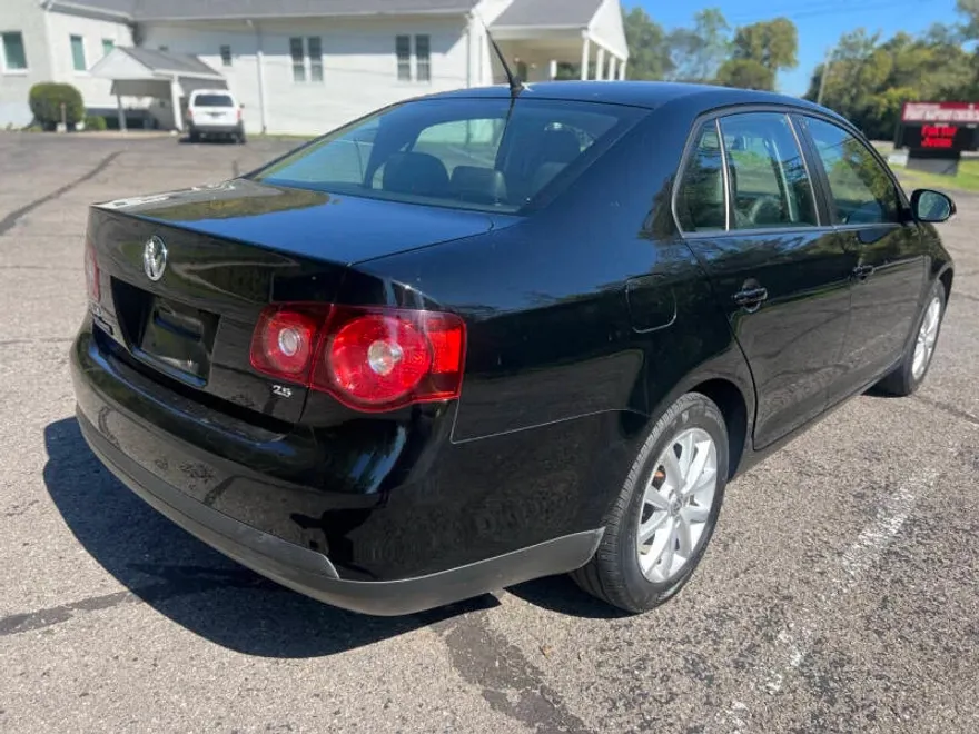 2010 Volkswagen Jetta 2.5 SEL 2.0T Wolfsburg Edition TDI photo 1