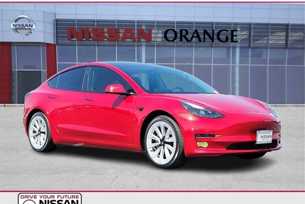 2022 Tesla Model 3 Standard Range Plus photo 1