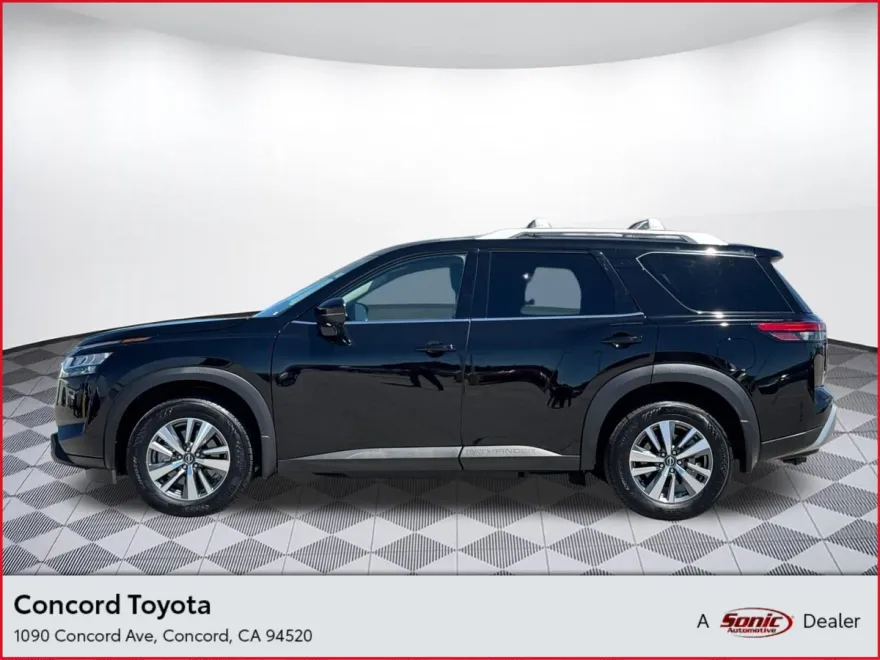 2024 Nissan Pathfinder SL photo 1