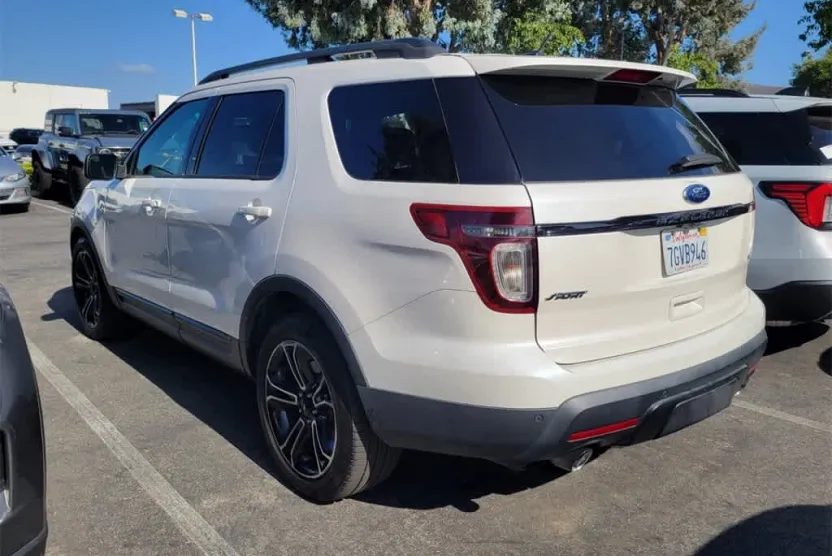 2015 Ford Explorer Sport photo 1
