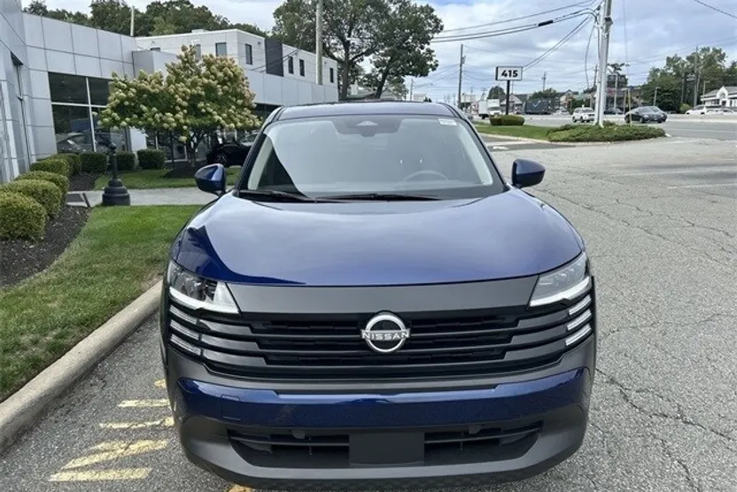 2025 Nissan Kicks SV photo 1