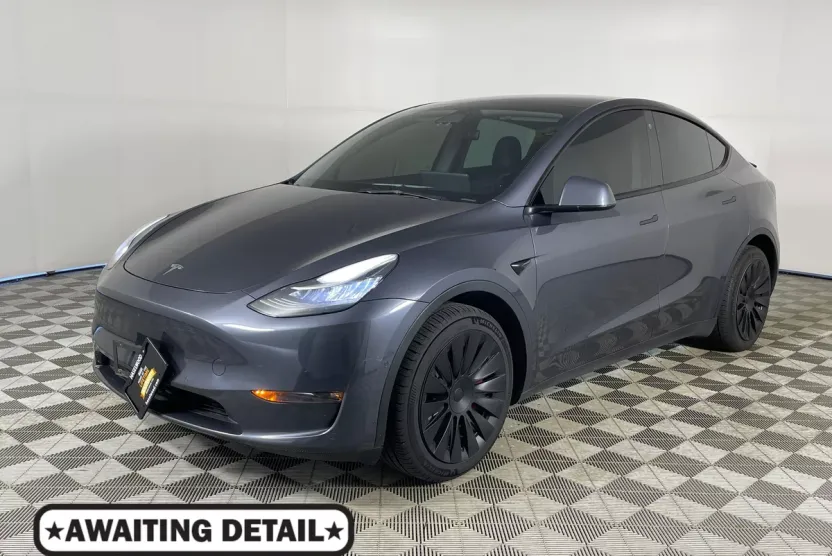 2022 Tesla Model Y Long Range photo 1