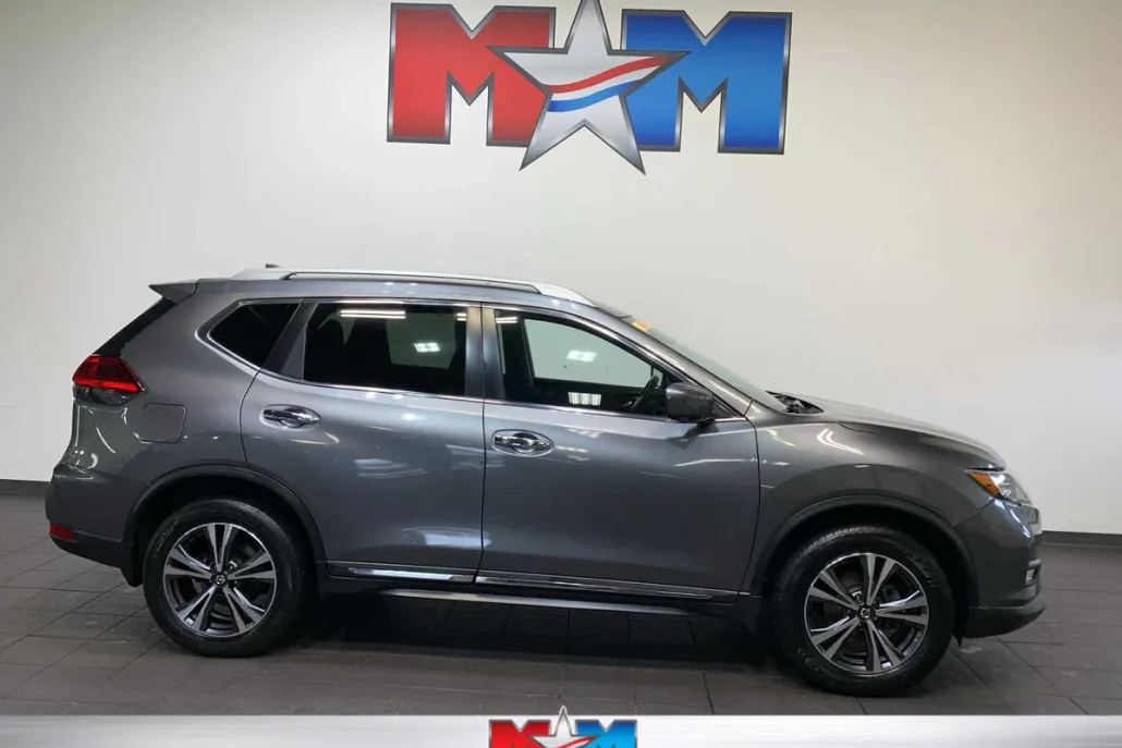 2017 Nissan Rogue SL photo 1