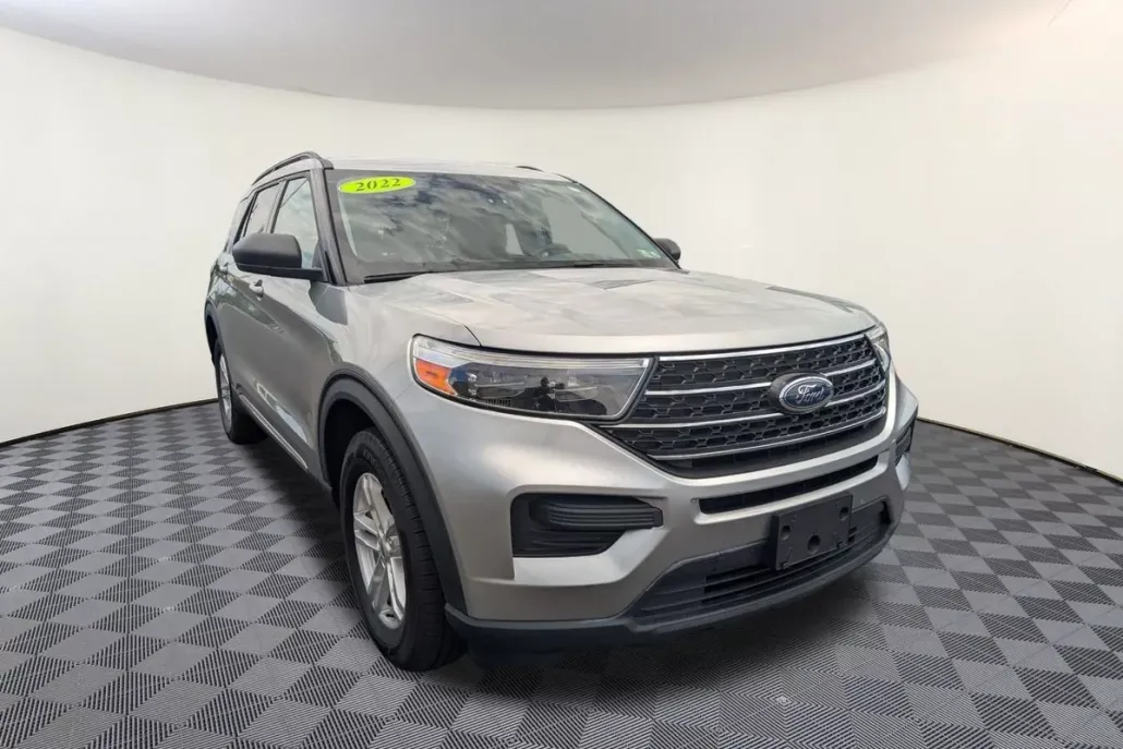 2022 Ford Explorer XLT photo 1