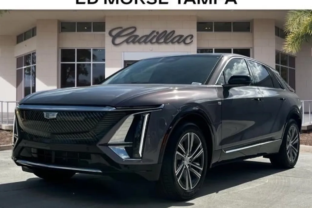 2025 Cadillac Lyriq Luxury photo 1