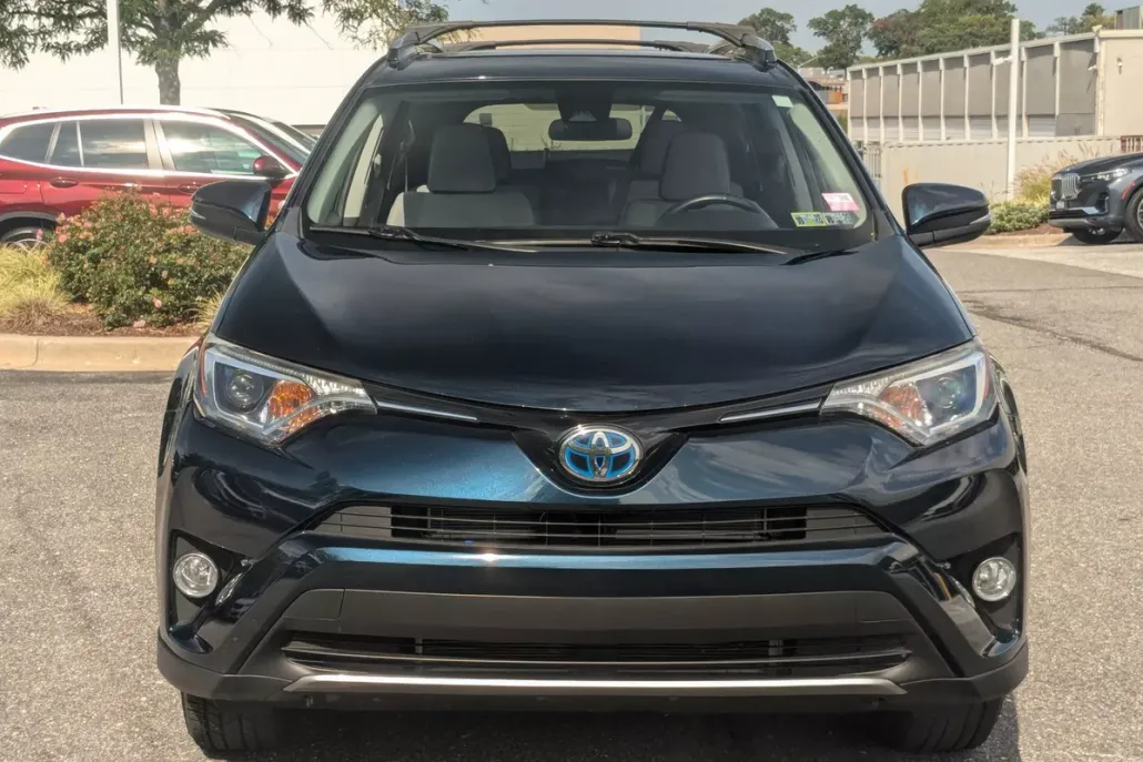 2018 Toyota RAV4 Hybrid XLE photo 1