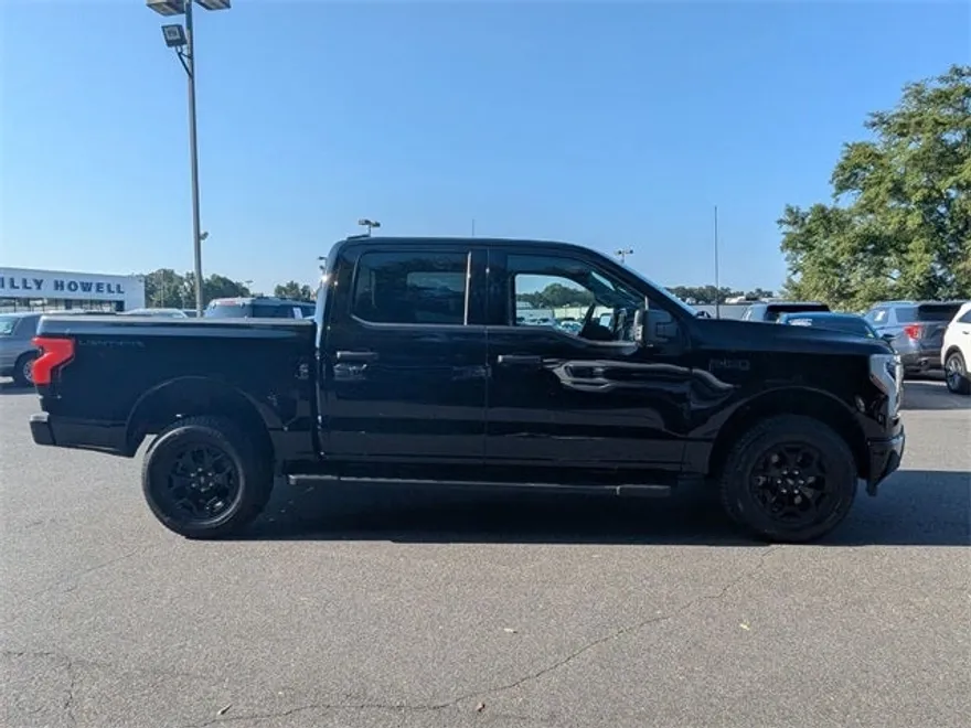 2025 Ford F-150 Lightning XLT photo 1
