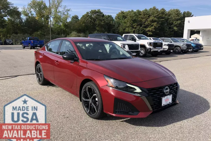 2025 Nissan Altima SR photo 1